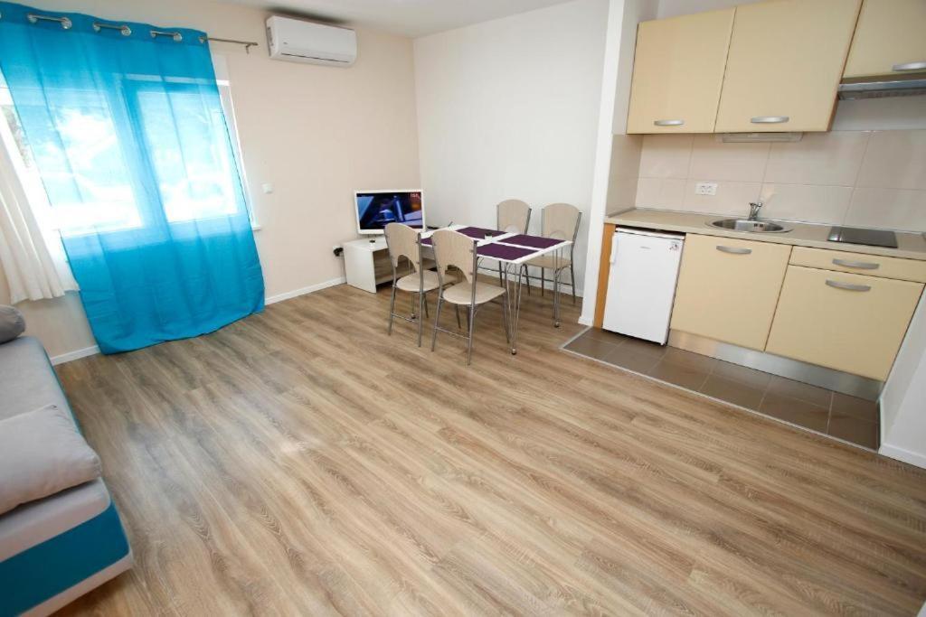 Apartmani Sea Star Makarska Esterno foto